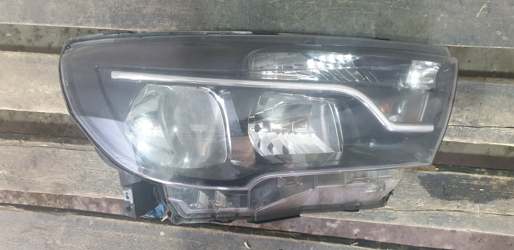 Фара правая LADA Vesta 15-21 Б/У Оригинал 21803711010