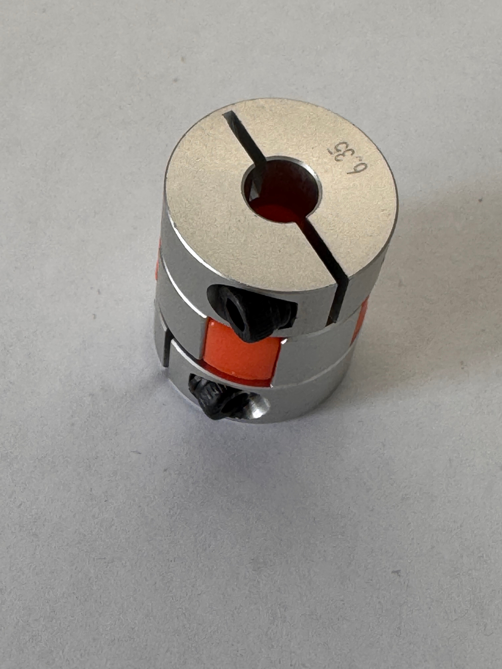 Муфта 2х-зубая металическая между двигателем и валом посадочные Ø5мм х Ø6.35мм (Китай)