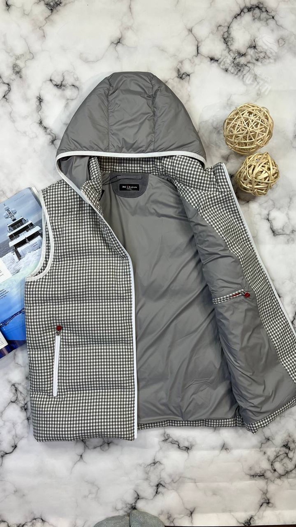 Пуховый жилет Kiton