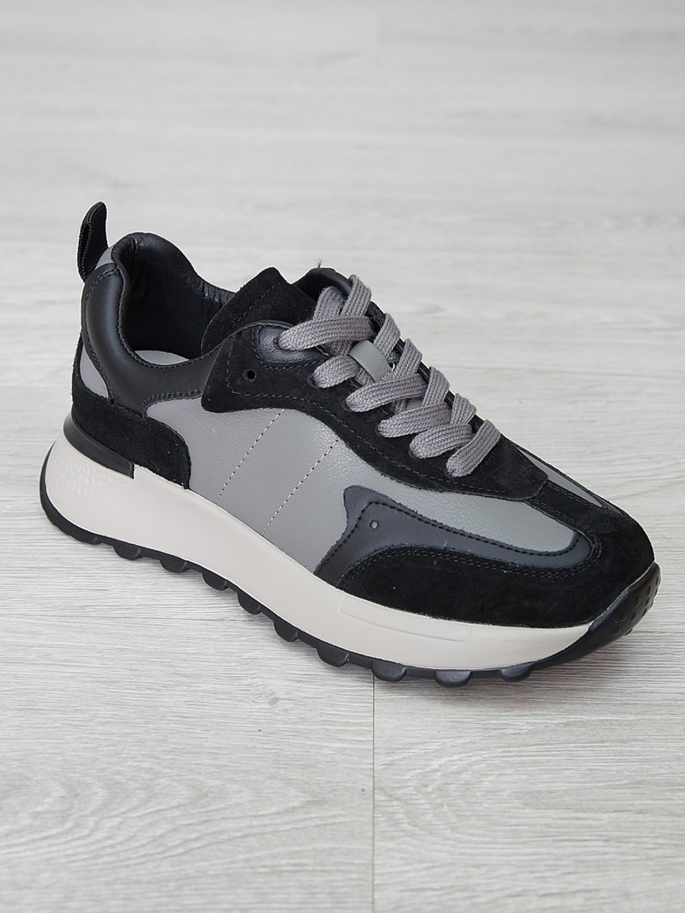 Кроссовки женские MALIN DEGELY 813-1