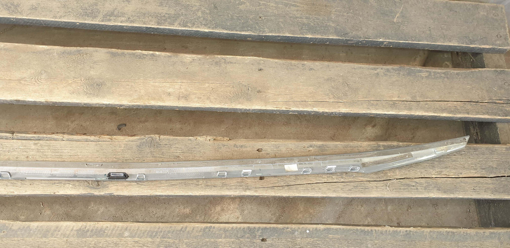 Молдинг крышки багажника Mercedes C (W205) 14-23 Б/У Оригинал A2057430082