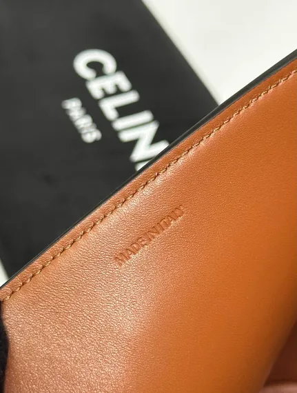 СУМКА CELINE LOUISE ИЗ ГЛАДКОЙ ТЕЛЯЧЬЕЙ КОЖИ
