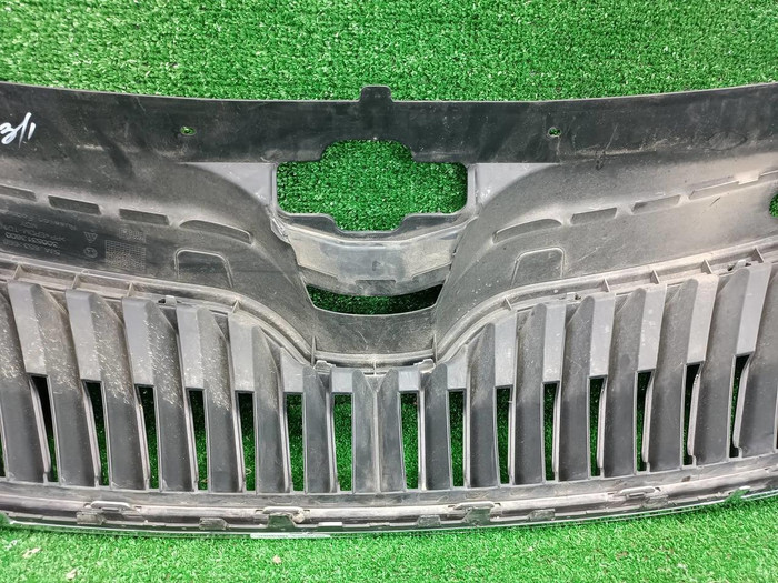 Решетка радиатора Skoda Rapid 1 (2012-2020)