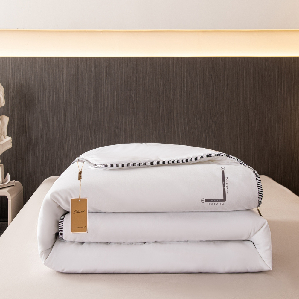 Одеяло SM Всесезонное SM002 черно-белый кант 180*215 см