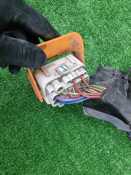 Проводка моторного отсека Geely Monjaro (21-нв)