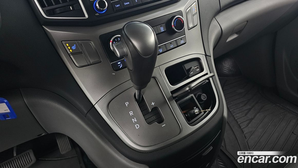 Hyundai The New Grand Starex Van 3-х местный (09.2020)