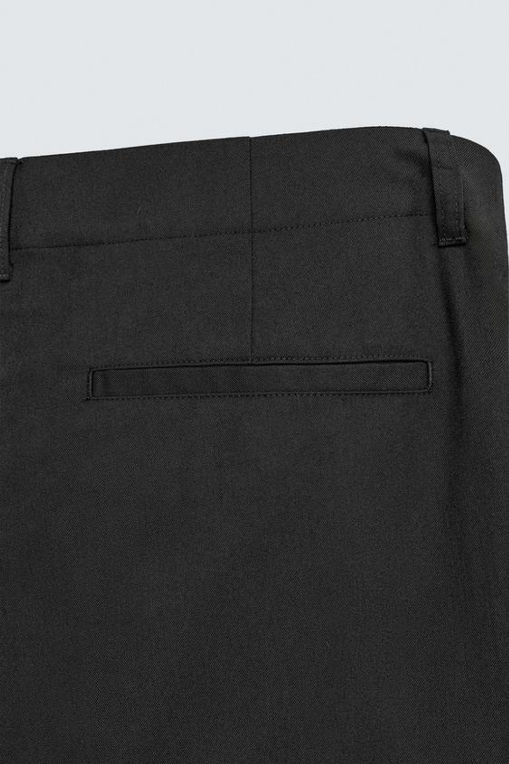 ZARA БРЮКИ ПРЯМОГО КРОЯ СО СКЛАДКАМИ, ЧЕРНЫЙ