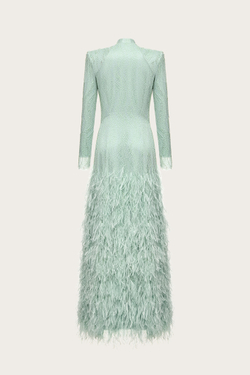 Платье из французского кружева, декорированное перьями, бисером и пайетками