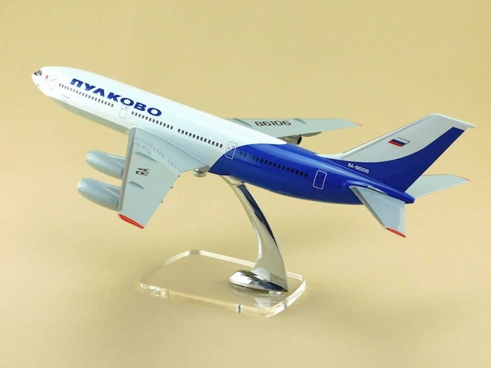 Модель самолета Ил-86 (М1:144, Пулково)