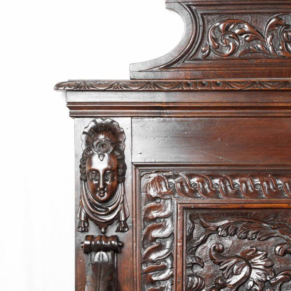 Дубовая скамья