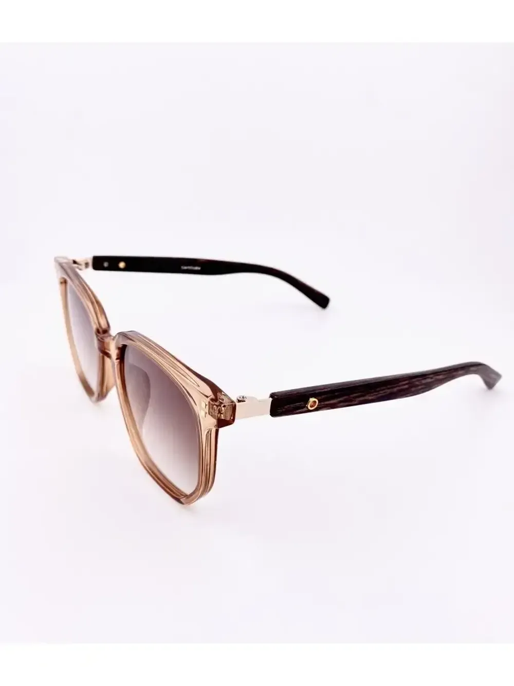 Очки солнцезащитные