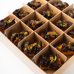 Бокс канапе с Адыгейским сыром и с вяленой свеклой