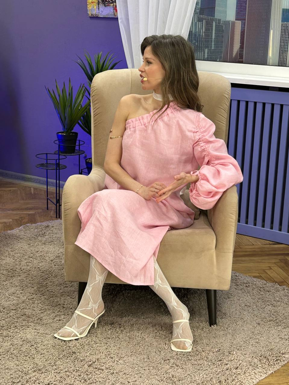 Платье изо льна с одним рукавом