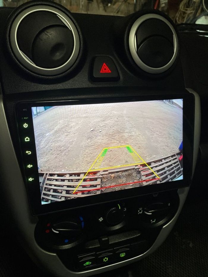 Магнитола для Lada Granta 2011-2018 (взамен ШГУ) - Teyes CC3L монитор 9" IPS на Android 10, CarPlay, 4G SIM-слот
