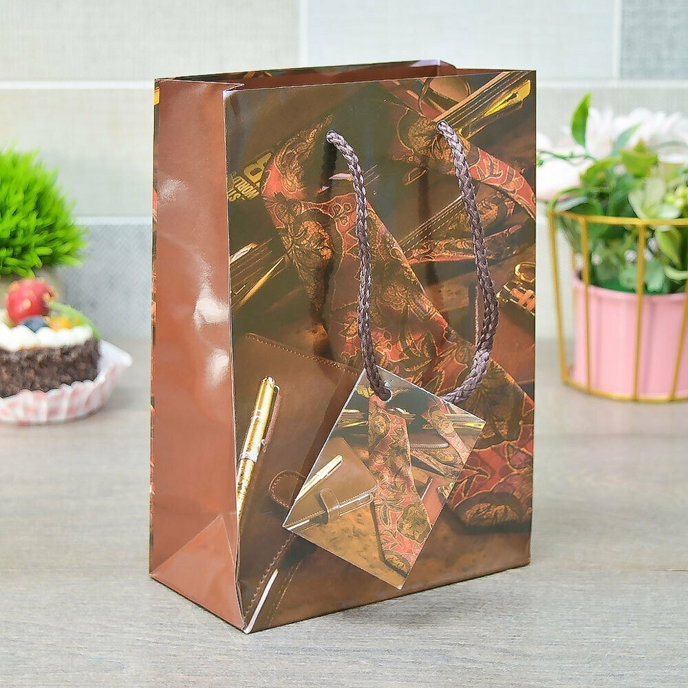 Пакет бумажный 14*20*7см с ручками "Мужской" микс