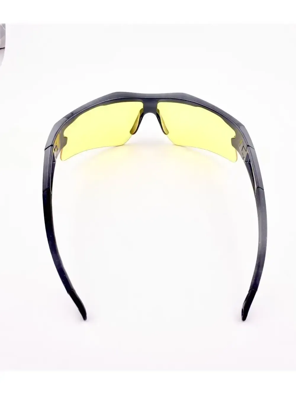 Очки солнцезащитные спортивные