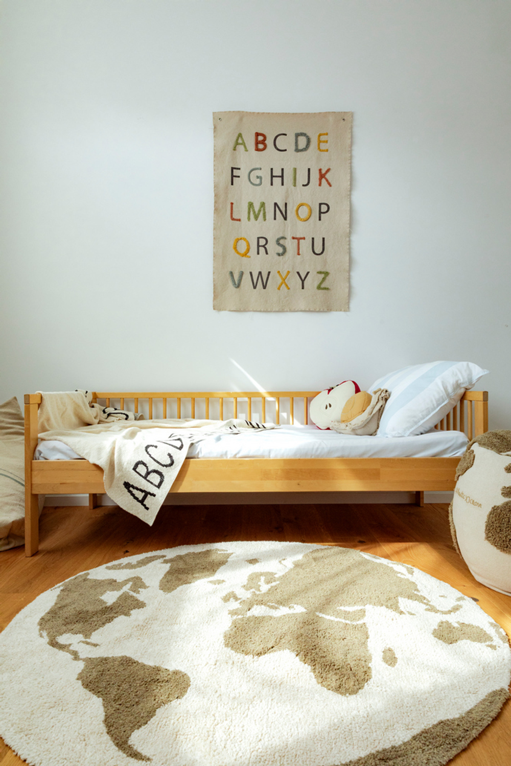 Ковер Lorena Canals RugCycled World Map (Ø120 cм)