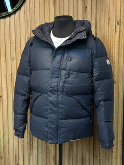 Пуховик Moncler