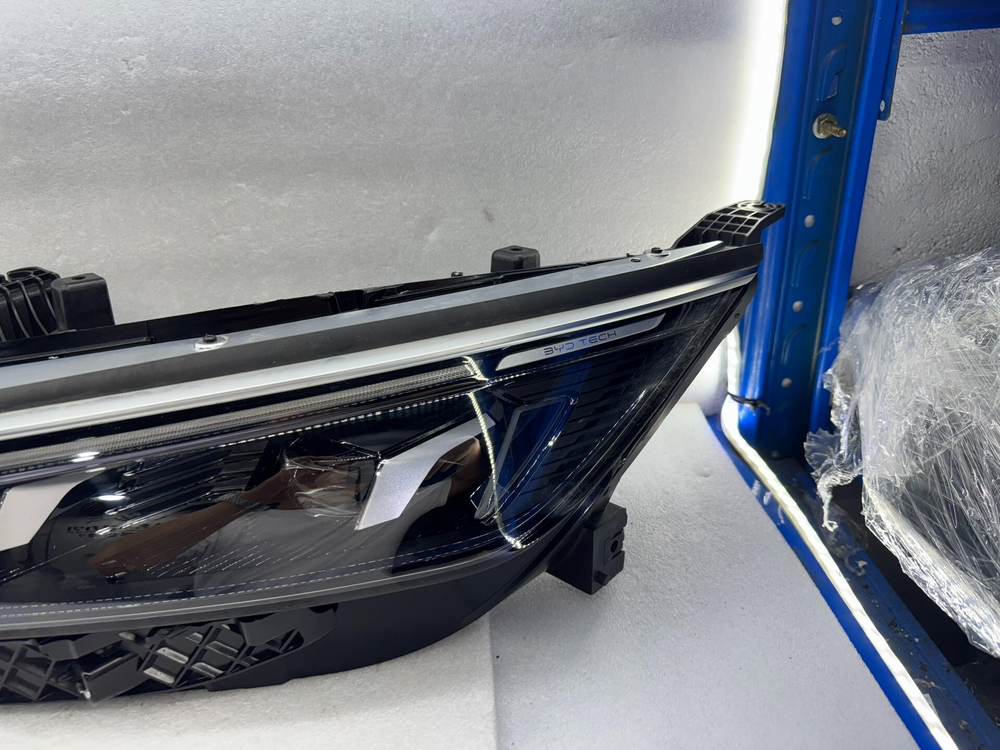Блок фары LED левой оригинал BYD Qin L