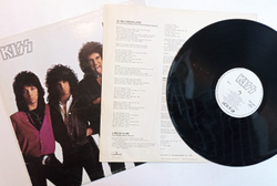 Kiss Lick It Up (Canada 1983)
