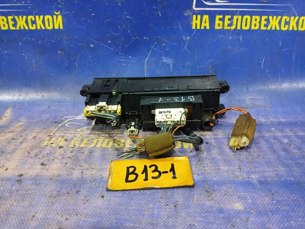 Блок управления климат-контролем NISSAN SUNNY 1990