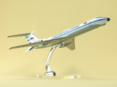 Модель самолета Ту-134А с антенной БУС (М1:100, Северный флот России)