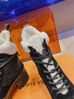 Louis Vuitton Laureate Desert Boot