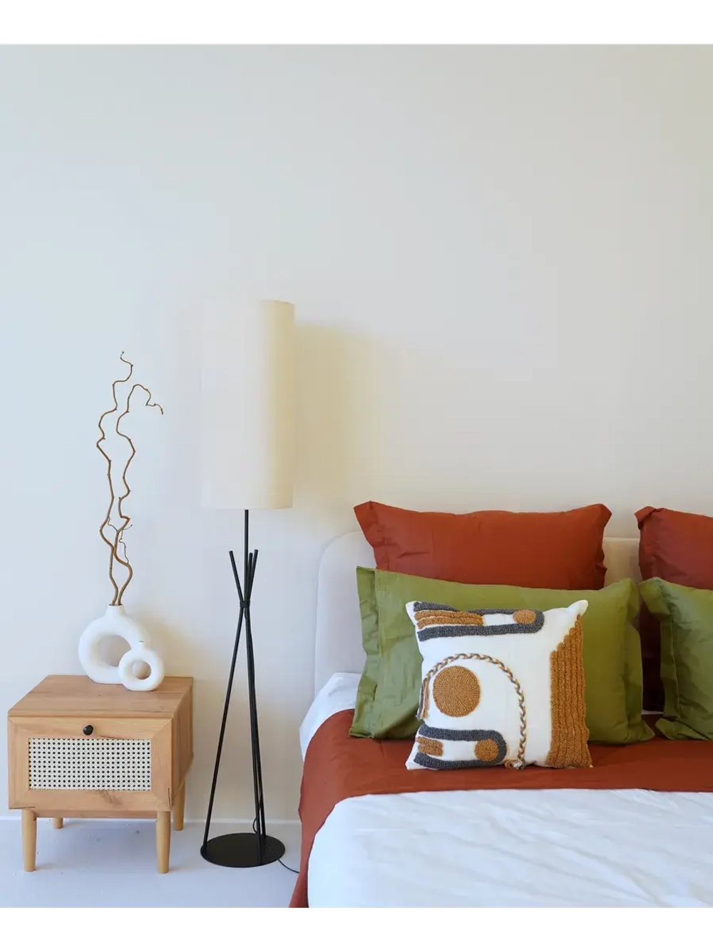 Торшер напольный с абажуром в гостиную современный