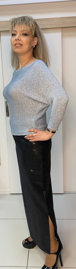 Черная юбка с "лазерным" блеском