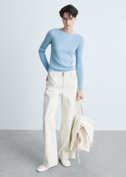 Джемпер в рубчик с вырезом-лодочкой