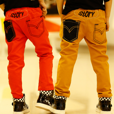 Брюки для мальчика с контрастной отделкой задних карманов