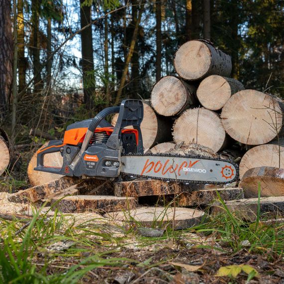 Бензопила Daewoo DACS 4500 с топором