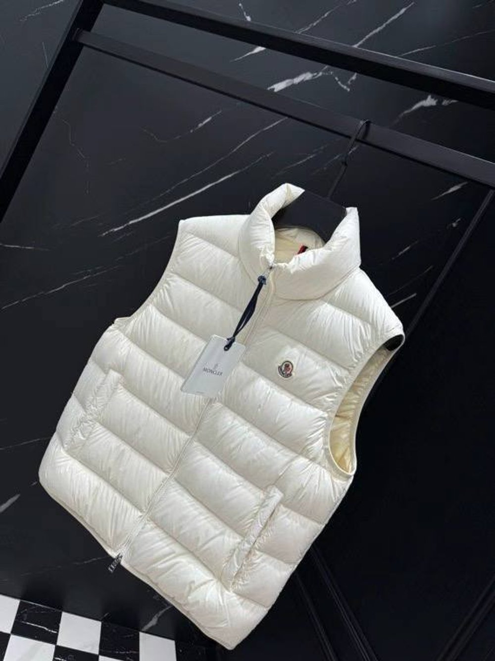 Безрукавка Moncler