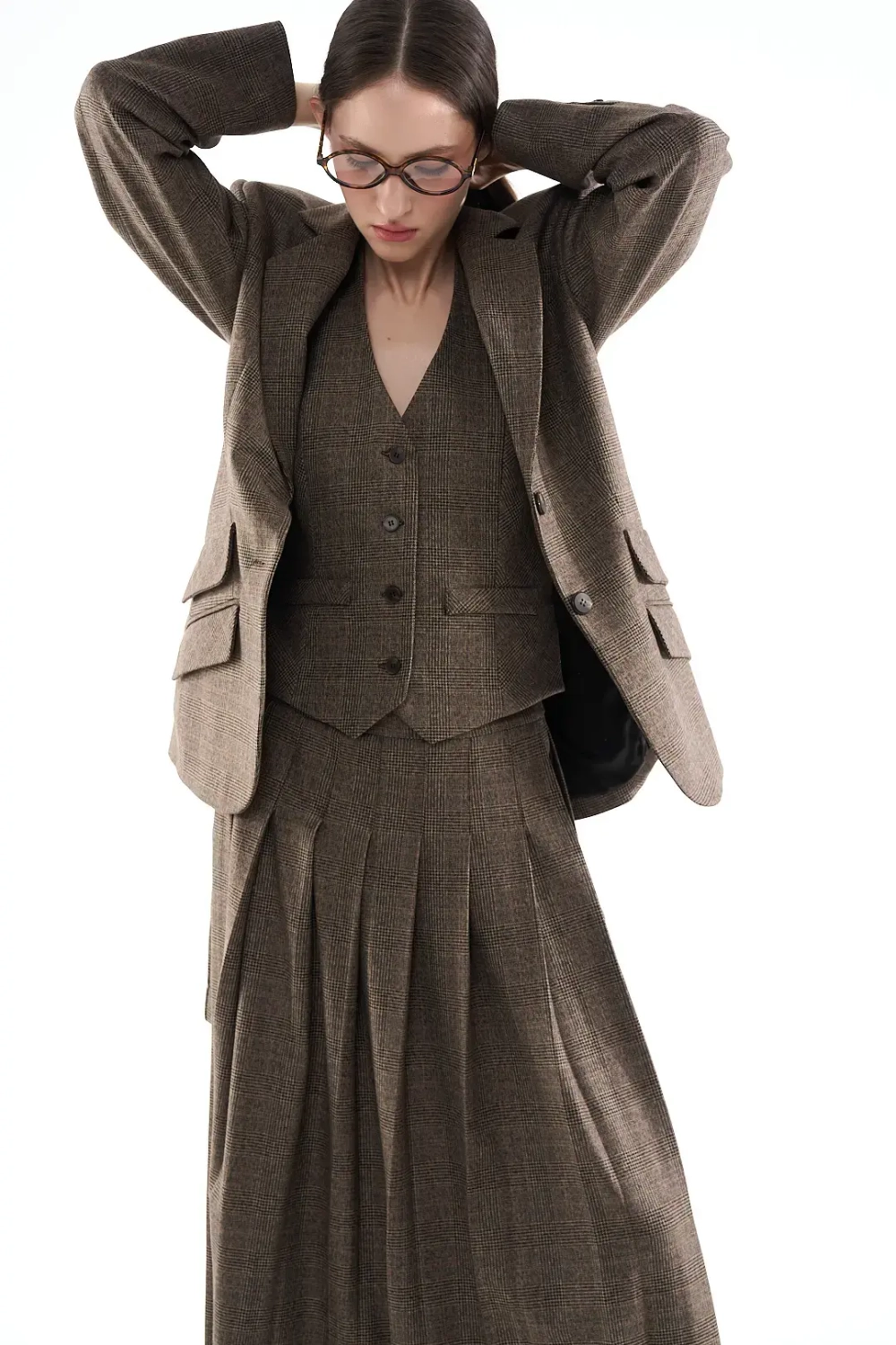 Жилет в клетку с открытой спиной