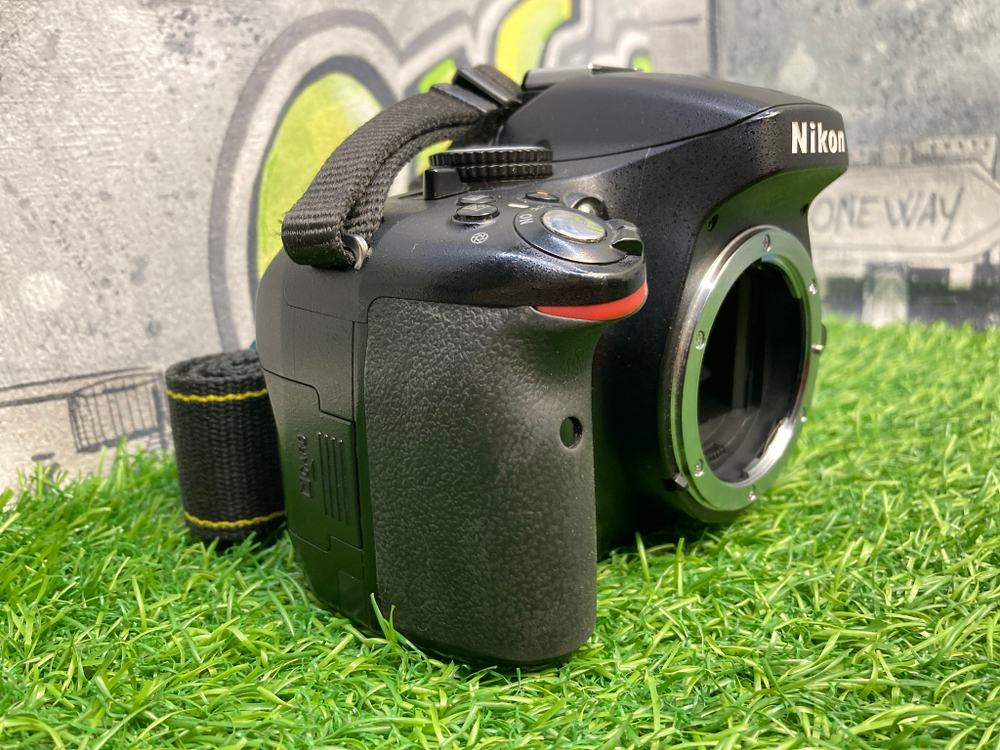 Nikon D5100 Kit 18-55mm (44.000 кадров)