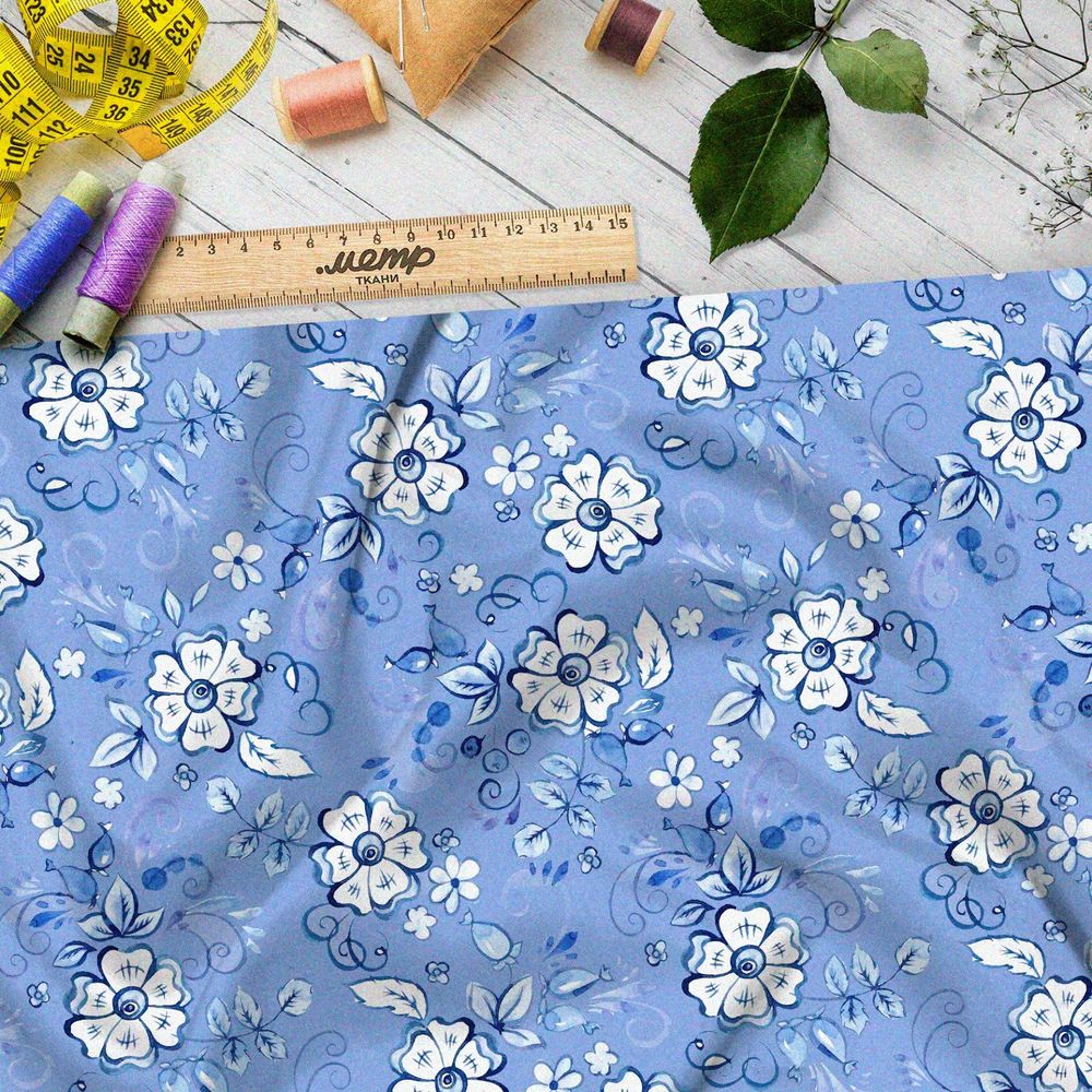 Ткань габардин редкие элементы гжели на голубом фоне
