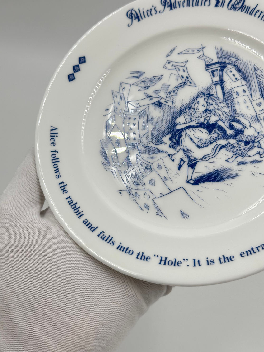 Тарелка Алиса в Стране Чудес Yamaka