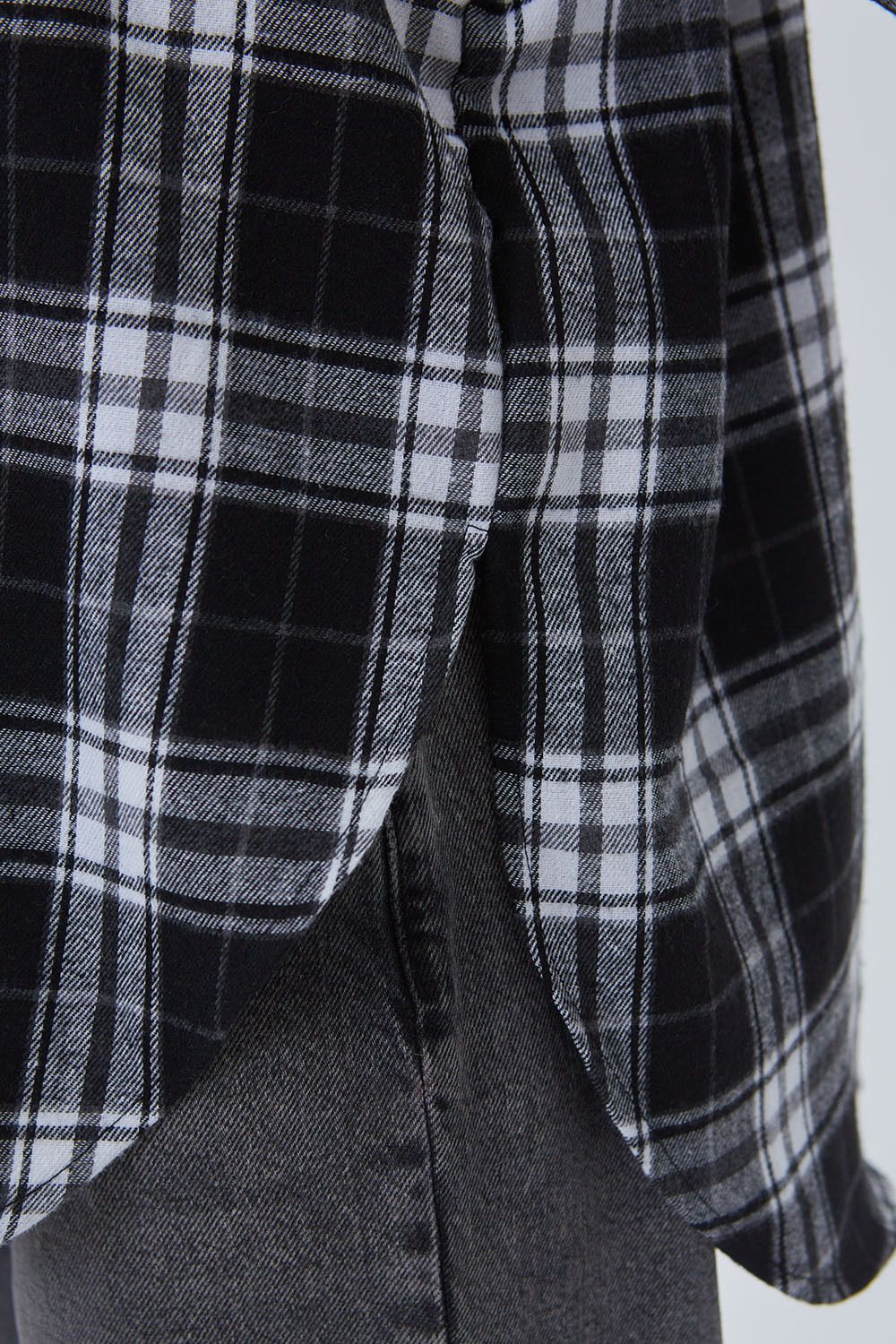 Рубашка из фланели черного цвета в клетку