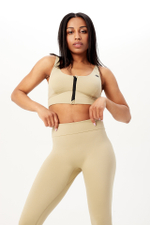 Топ на молнии и перекруткой на спине