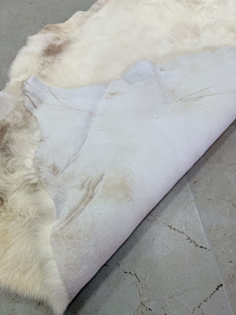 Шкура коврик меховой прикроватный овчина, 120х65 см.