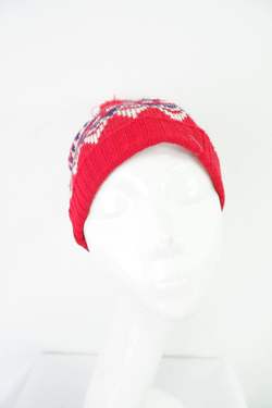 Шапка с помпоном