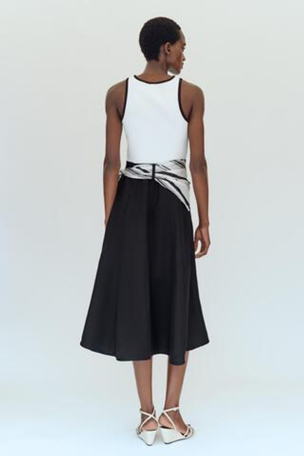 ZARA КОМБИНИРОВАННОЕ ПЛАТЬЕ МИДИ С ПЛАТКОМ, БЕЛЫЙ/ЧЕРНЫЙ