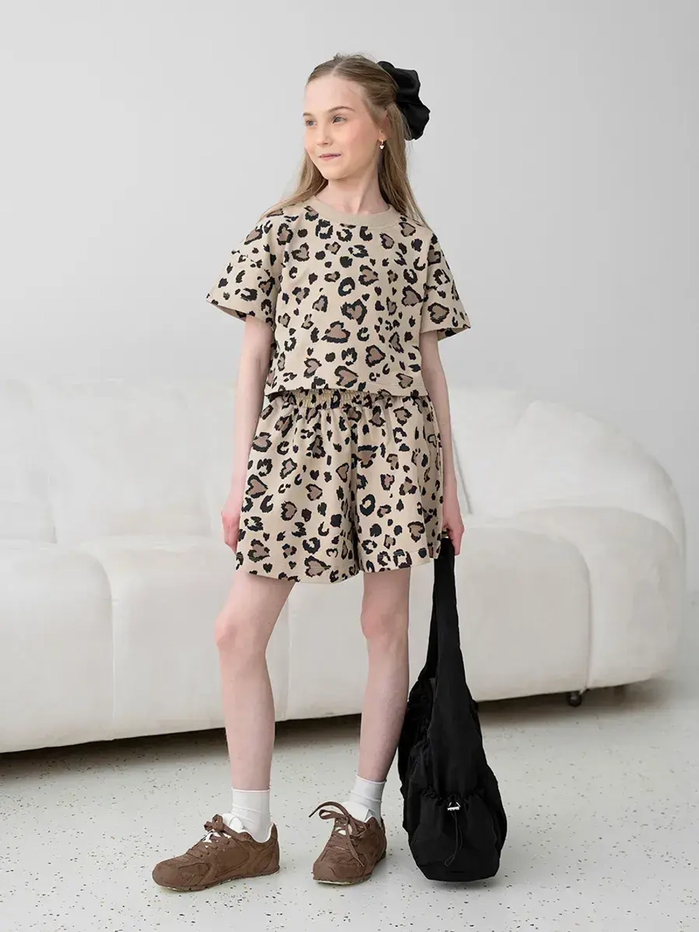 Костюм для девочки, футболка и шорты в сад