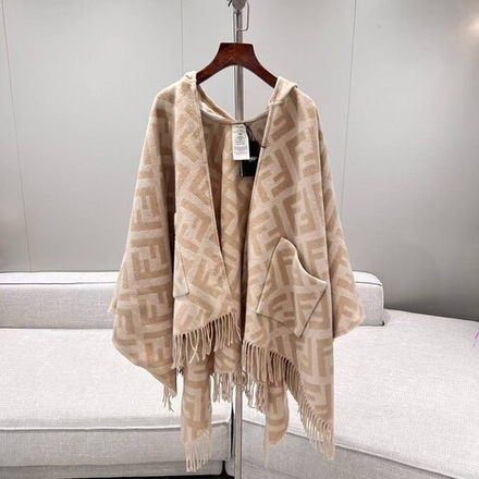 Пончо Fendi