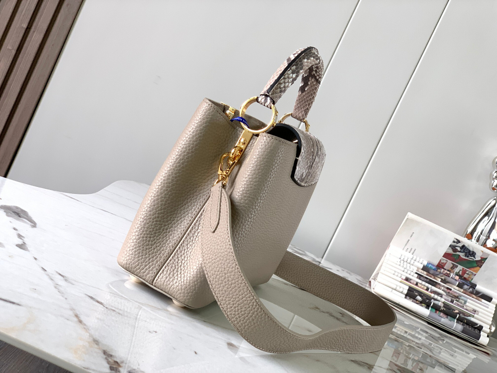 Louis Vuitton Capucines BB