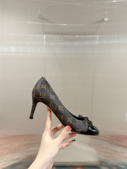 Louis Vuitton Pump (6 colors)