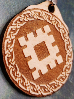 Кулон из дерева Репейник Удачи