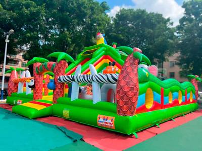 Коммерческий надувной батут «Сафария», 10*10*7,9 м