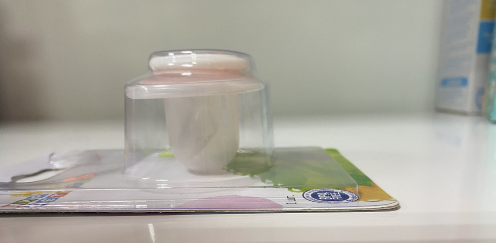 Соска-пустышка "Мир детства" произ-ва Тайланд силиконовая ортодонтическая с 6-ти месяцев с защитным колпачком