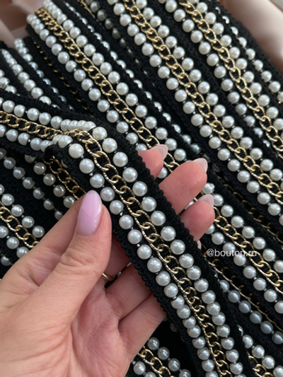 Тесьма черная с золотой цепью и жемчугом